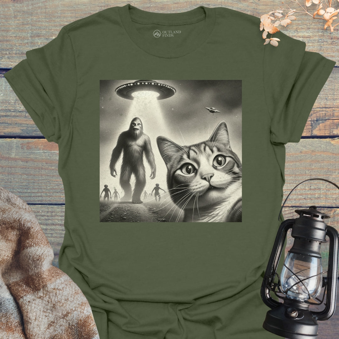 Cat Bigfoot Selfie T-Shirt
