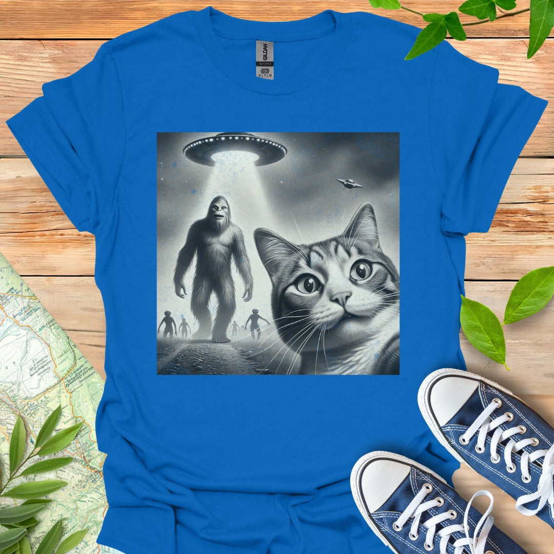 Cat Bigfoot Selfie T-Shirt